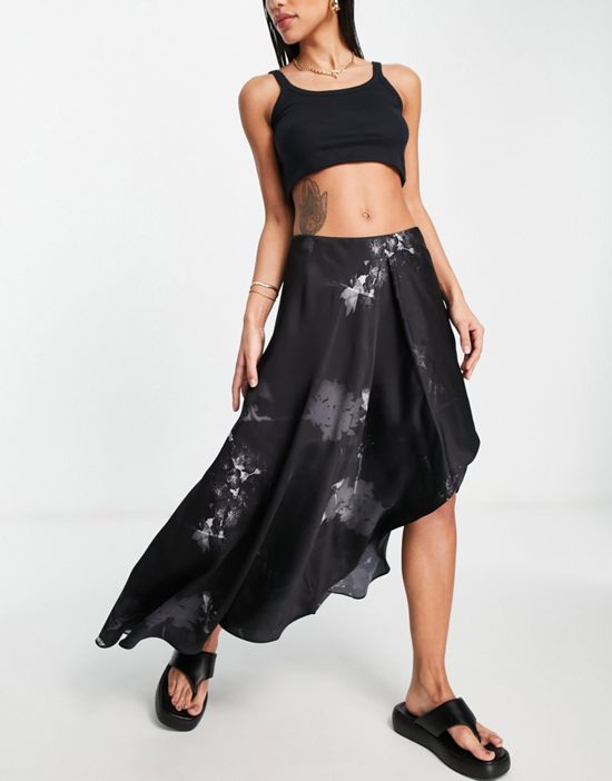 https://images.asos-media.com/products/allsaints-slvina-ume-skirt-in-black/202062240-3?$n_550w$&wid=550&fit=constrain