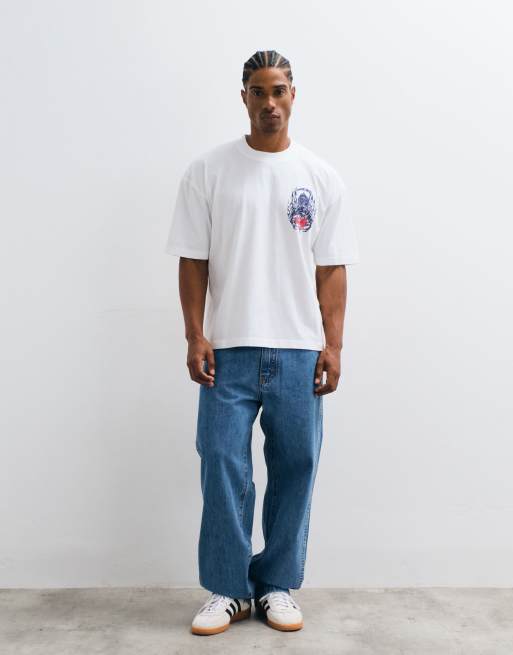 AllSaints T-shirt à manches courtes en coton avec logo graphique et imprimé au dos, blanc, 3 de 5