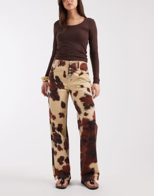 AllSaints - Tay - Carpenter-Jeans in Cremeweiß mit weitem Bein und Kuhfellmuster-Bunt