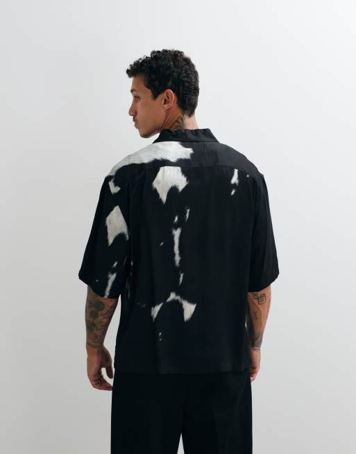 AllSaints Templar kurzärmliges Hemd mit Print in Schwarz und Weiß, 3 von 5