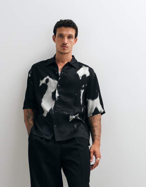 AllSaints Templar short sleeve printed shirt in black and white, 2 of 5