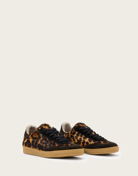 AllSaints – Thelma – Sneaker aus Pelz in Dunkelbraun/Schwarz - view 1