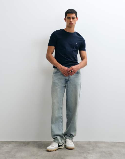 AllSaints Tonic pakke med 3 kortærmede logo-T-shirts i lyseblå, navy og sort, 4 af 5
