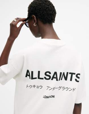 AllSaints - Underground - Kurzärmliges T-Shirt in Aschweiß mit Rundhalsausschnitt