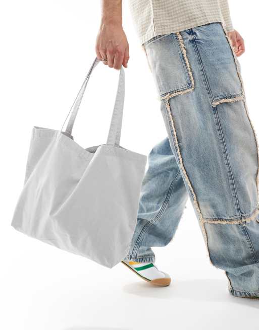 AllSaints – Underground – Ljusbeige toteväska – Endast hos ASOS, 4 av 4