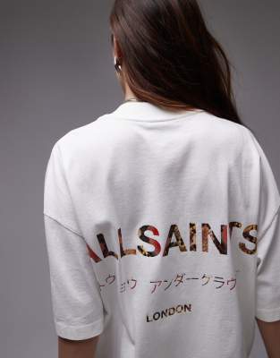 AllSaints - Underground - Oversize-T-Shirt in Weiß mit Schlangenmuster-Schrift