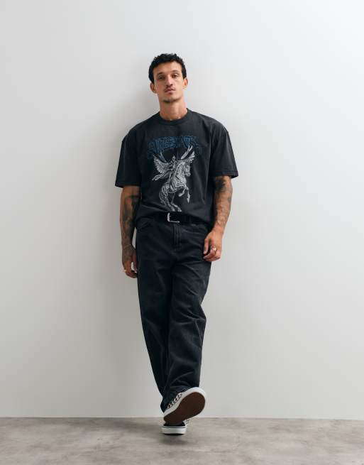 AllSaints Vanguard T-shirt med korte ærmer og grafisk logo i vasket sort, 2 af 5