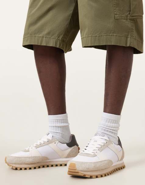 AllSaints – Viggo – Niedrige Sneaker in Kreideweiß - view 1