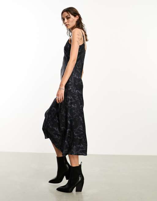 AllSaints x ASOS Exclusive – Tierny – Maxi-Trägerkleid aus Satin in Schwarz, 2 von 4