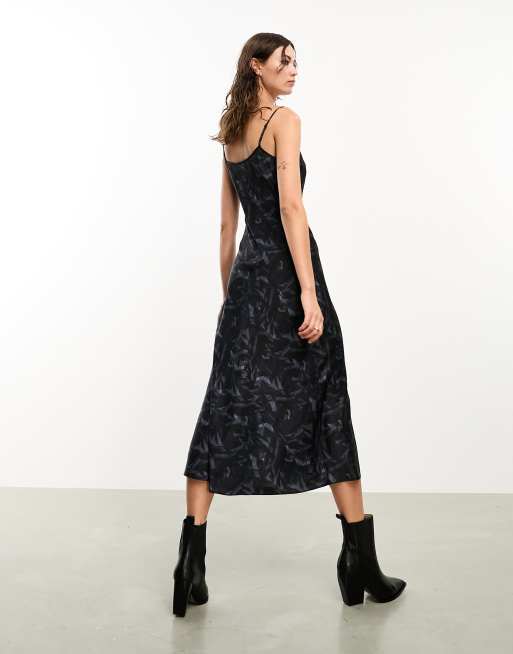 AllSaints x ASOS Exclusive – Tierny – Maxi-Trägerkleid aus Satin in Schwarz, 4 von 4