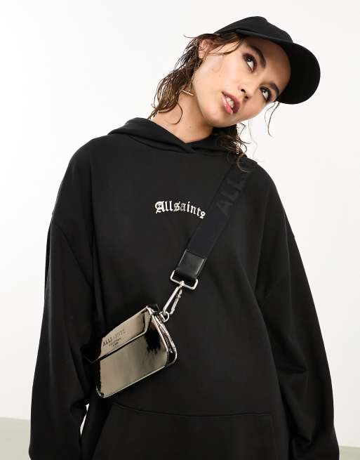 AllSaints x ASOS – Exklusivt – Zoe – Silverfärgad belagd axelremsväska, 2 av 4