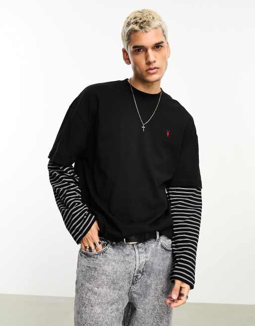 AllSaints x ASOS - Sosa - Lagdelt T-shirt med stribede ærmer i sort - Kun hos ASOS