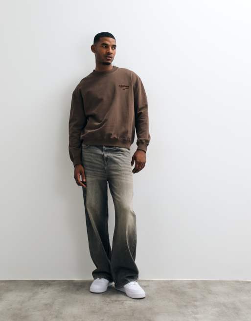 AllSaints Xander Sweatshirt mit Flock-Logo und Rundhalsausschnitt in Braun, 2 von 5