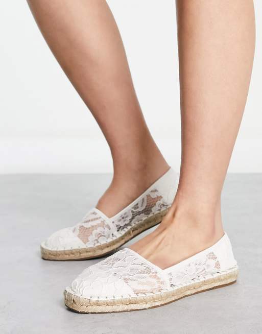Alpargatas blancas con detalle de puntera de encaje ASOS DESIGN