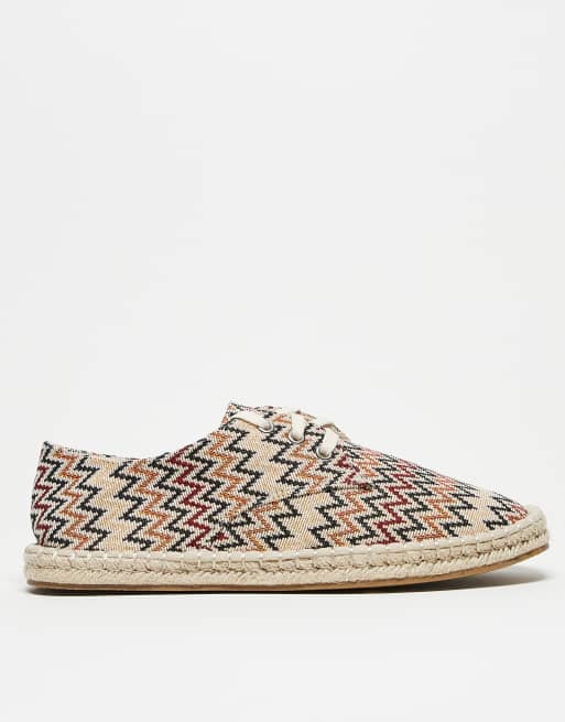 Alpargatas con diseño de patrón y cordones de lona de ASOS DESIGN, 3 de 4