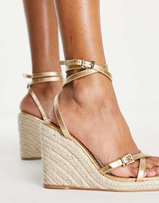 Alpargatas doradas de cuña alta Wilma de Topshop Wide Fit, 3 de 4