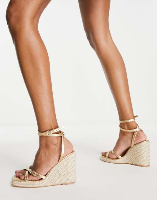 Alpargatas doradas de cuña alta Wilma de Topshop Wide Fit, 4 de 4