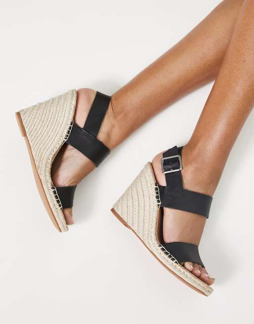 Alpargatas negras de cuña con diseño en dos partes de cuero Uri de Steve Madden, 4 de 4