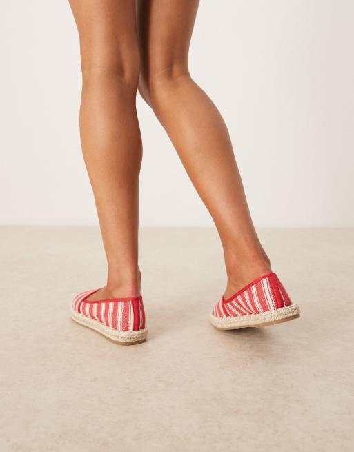 Alpargatas rojas a rayas con puntera cerrada Joey de ASOS DESIGN, 2 de 4