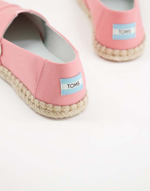Alpargatas rosas con detalle de cuerda de TOMS, 3 de 4