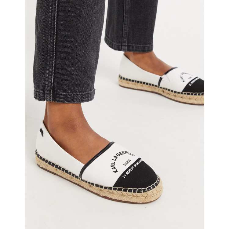Alpargatas sin cierres plataforma plana en blanco con negra Kamini de Karl Lagerfeld | ASOS