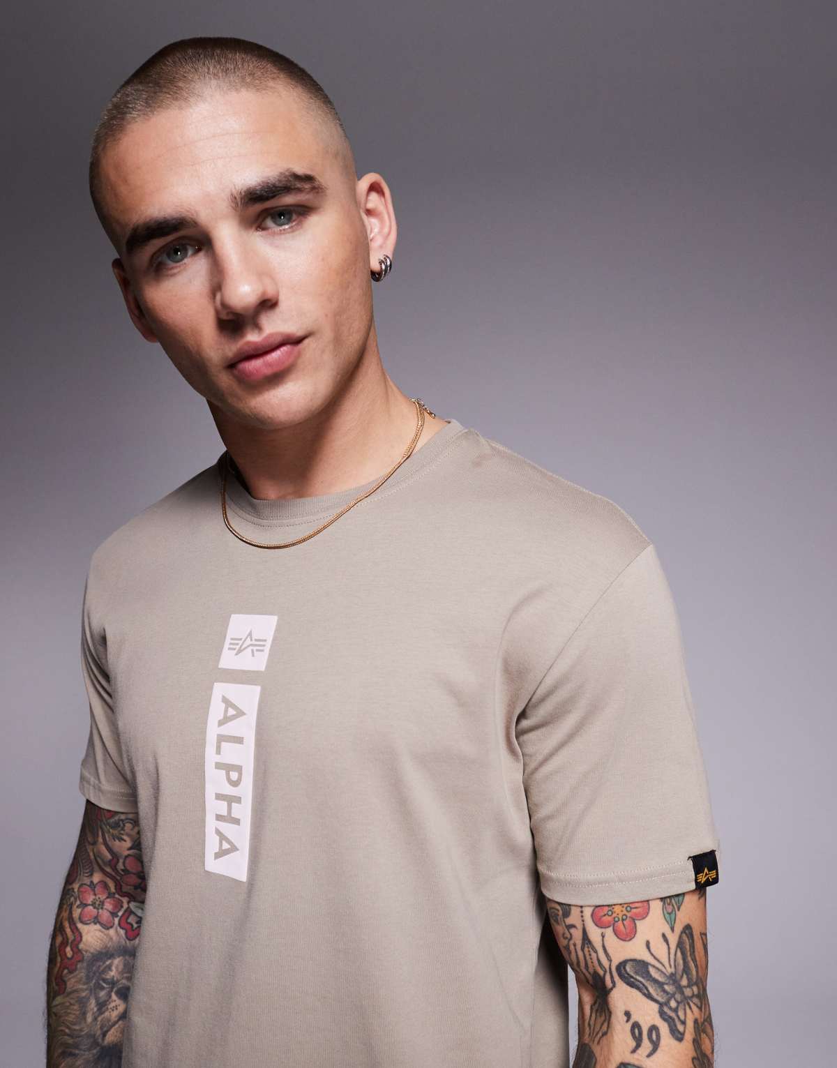Alpha central logo t-shirt in beige