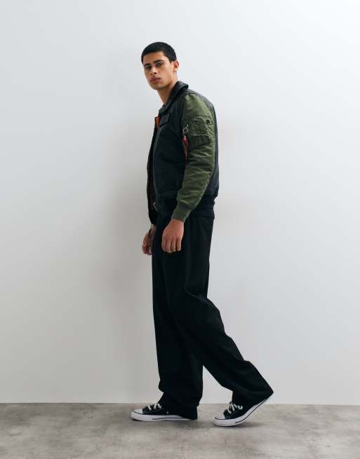 Alpha Industries Bomberjacke in Lederoptik mit kontrastierenden Ärmeln in Multi, 5 von 5
