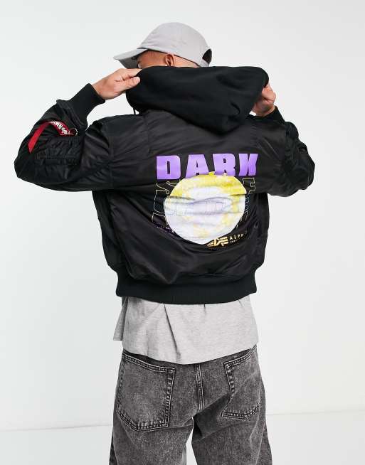 Alpha Industries - MA-1 VF - Bomber-jakke med sweathætte og reflekterende Dark Side-print bagpå i sort