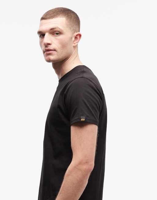 Alpha Industries – Svart t-shirt med kamouflagemönstrat märke baktill, 4 av 5
