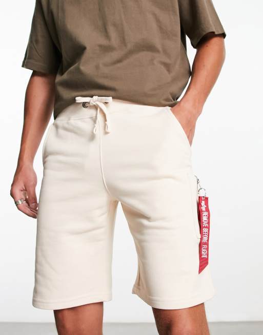 Alpha Industries – X-Fit – Cargoshorts aus Sweatshirt-Stoff in Creme