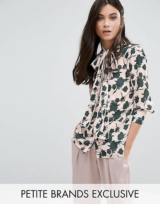 Alter Petite Pussybow Blouse In Floral Print