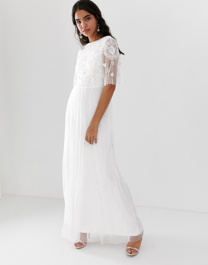 Amelia Rose - Versierde lange jurk met doorschijnende mouwen in gebroken wit