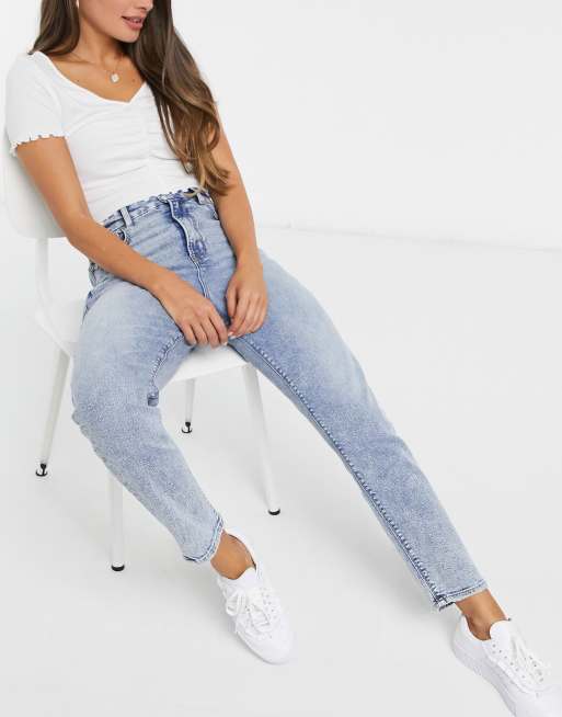 American Eagle Outfitters, Pants & Jumpsuits, American Eagle Curvy Mom  Jeans Light Wash Denim Ladies 8