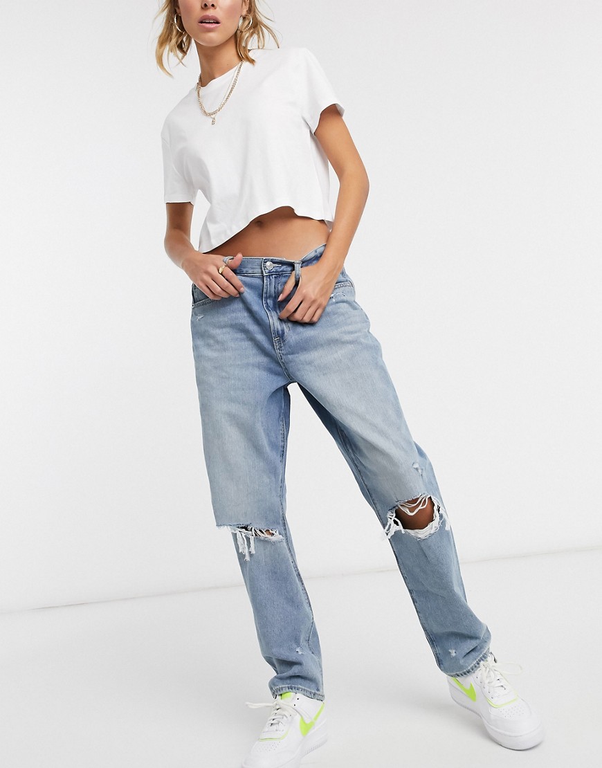 American Eagle - Distressed mom jeans in blauwe wassing