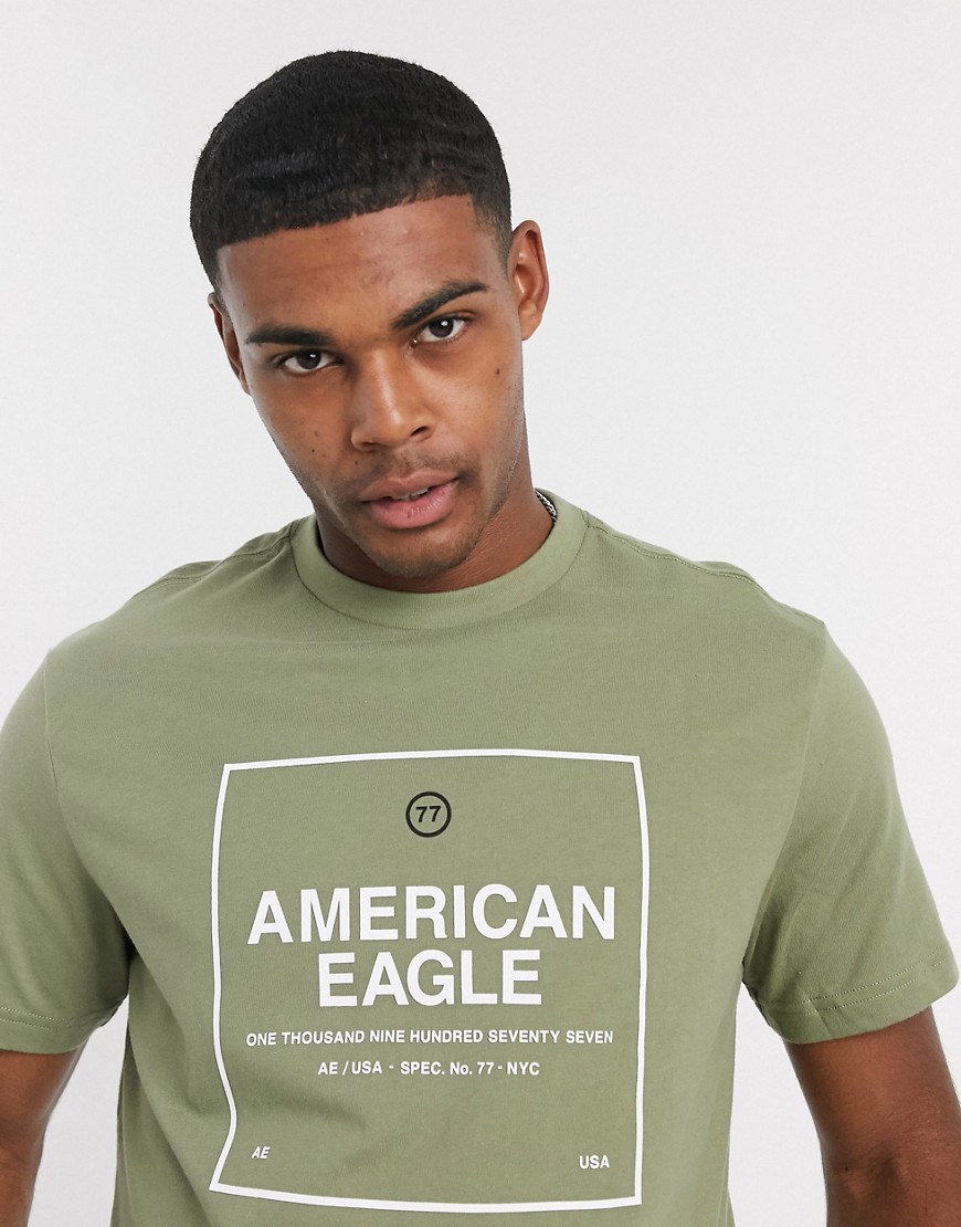 American Eagle – Olivgrön t-shirt med logga på bröstet, fototryck bak och tvättad look