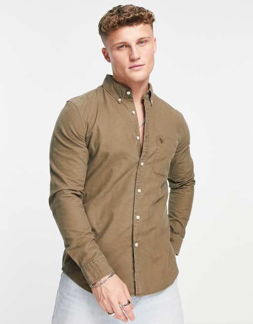 American Eagle – Oliwkowa dopasowana koszula oxford z logo i zapinanym na guziki kołnierzykiem