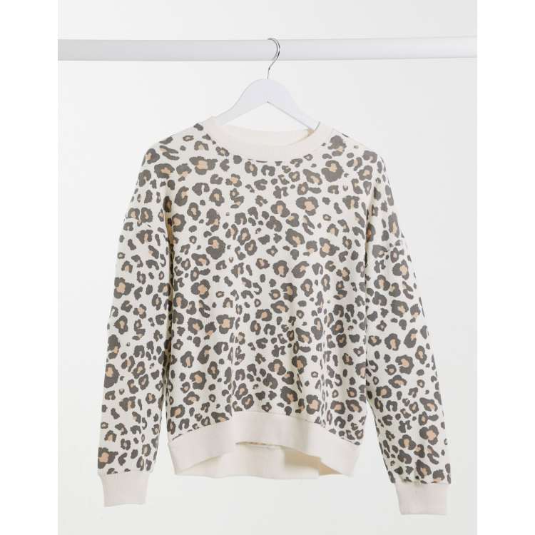 American Eagle sweatshirt in leopard