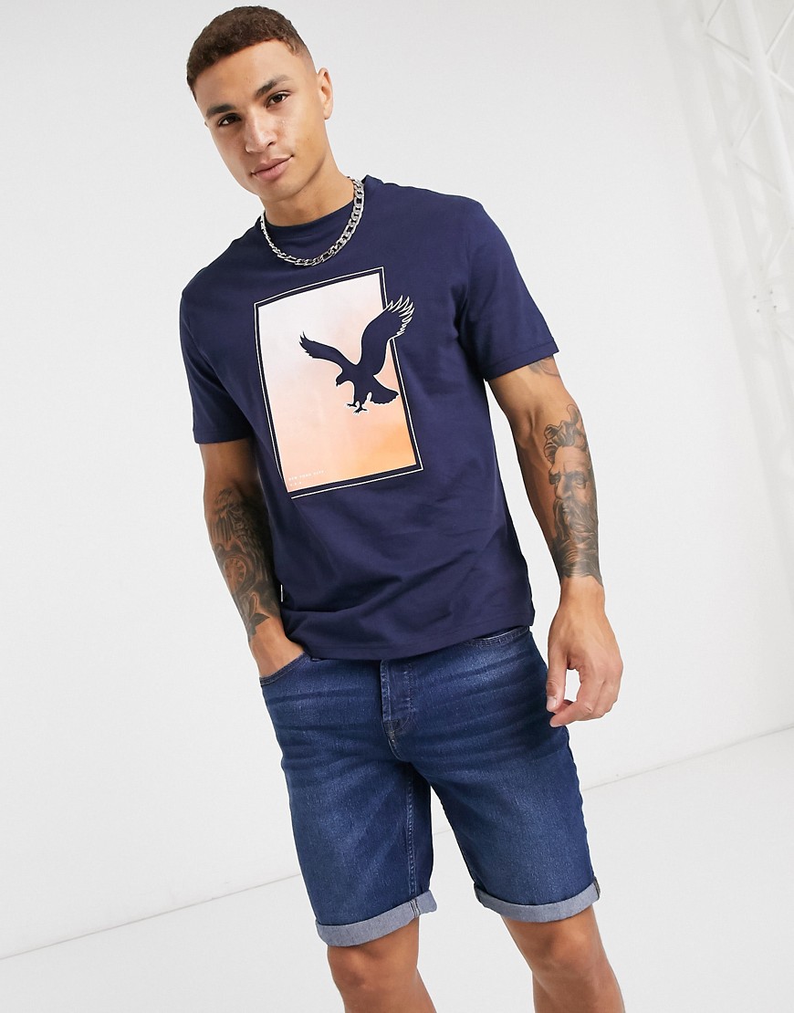 American Eagle - T-shirt met groot logo op de borst in marineblauw