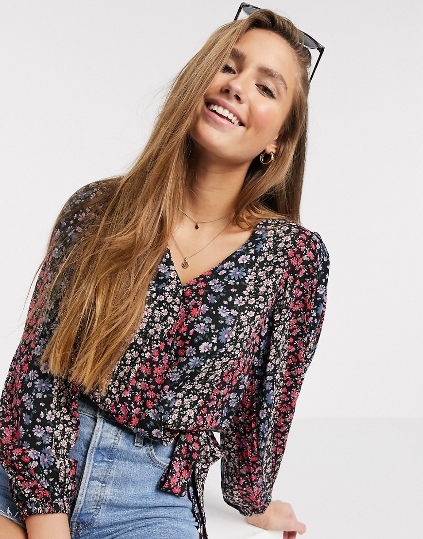 American Eagle wrap top in floral-Multi