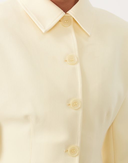 Americana amarillo crema abotonada con cintura entallada de ASOS DESIGN, 3 de 4