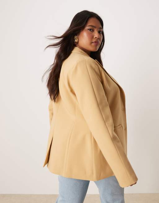 Americana color caramelo con cadera moldeada de ASOS DESIGN Curve, 4 de 4
