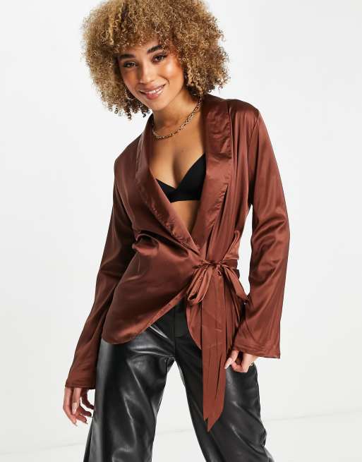 Americana color chocolate holgada de satén de Femme Luxe (parte de un conjunto)
