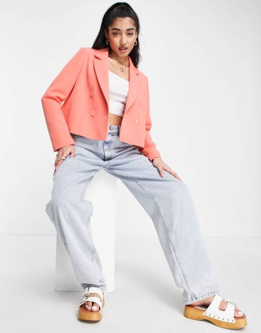 Americana corta color coral con doble botonadura de Miss Selfridge, 4 de 4