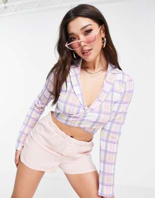 Americana de traje corta a cuadros en tonos veraniegos con diseño cruzado de punto de ASOS DESIGN