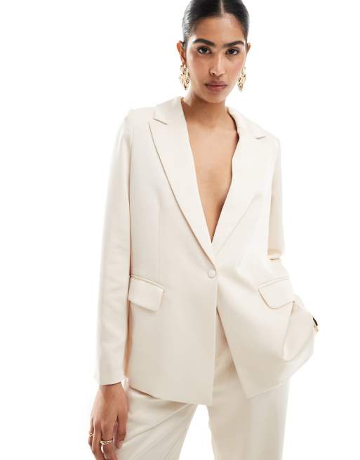 Traje blanco marfil de americana larga y pantalones de saten para fiesta de despedida de soltera de Pretty Lavish ASOS
