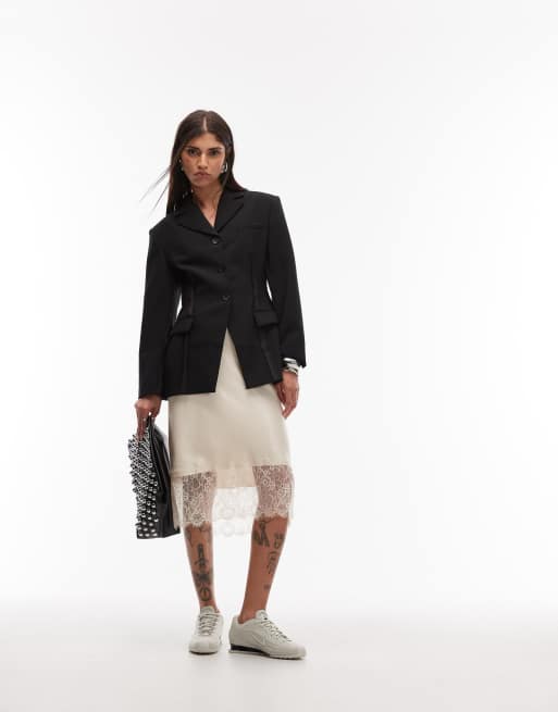 Americana negra con cintura ceñida, hombreras y costuras a la vista de ASOS DESIGN