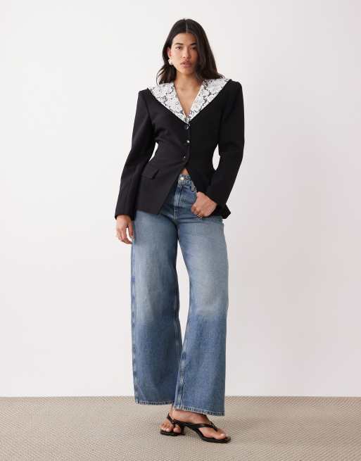 Americana negra con cintura entallada y solapas de encaje de ASOS DESIGN, 2 de 4