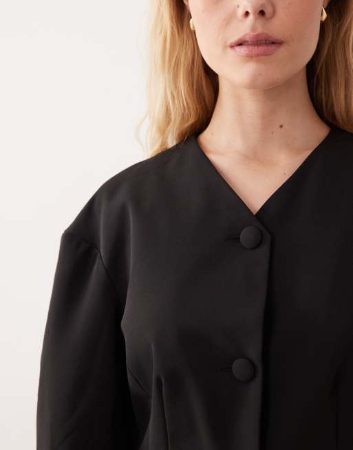 Americana negra sin solapas con cintura entallada de Miss Selfridge, 4 de 4