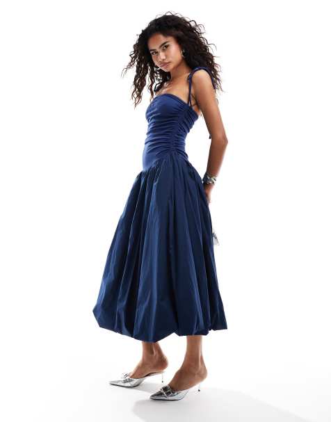 Amy Lynn - Alexa - Midi puffball-jurk met gestrikte schouderbandjes in marineblauw - view 1