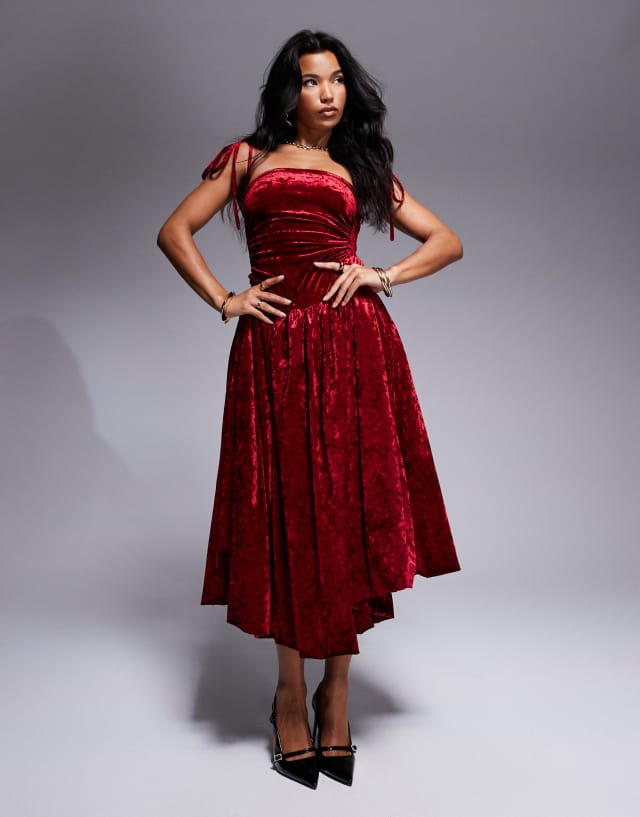 Amy Lynn Alexa puffball shoulder tie midi dress in velvet in red